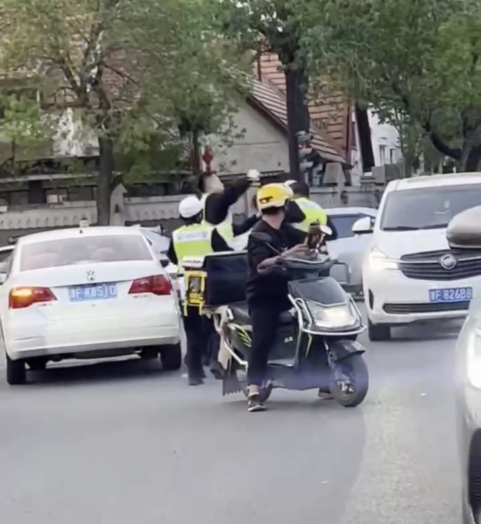 交警暴力事件引發(fā)關注，探尋自然美景才是內心真正的歸宿