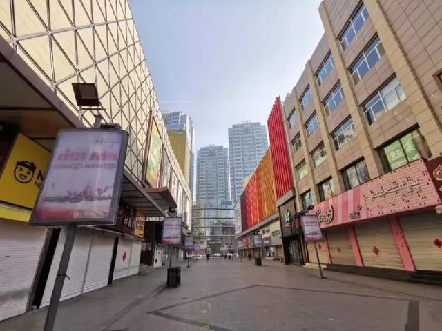 青島街頭，時尚與活力的交匯點盡享最新潮流風(fēng)尚