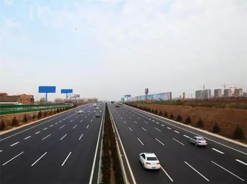 秦漢大道違法最新動(dòng)態(tài)與小巷獨(dú)特風(fēng)味探秘揭秘